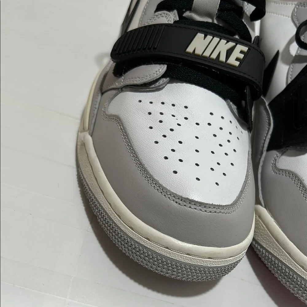 JORDAN legacy 312 low tech grey fire red black men’s Sneakers Size 11.5 GUC.